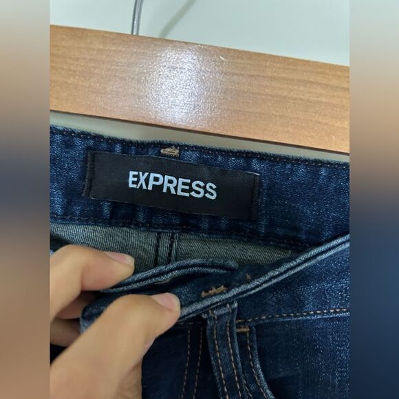 Express Shortie Relaxed Low Rise Shorts - Picture 5 of 8